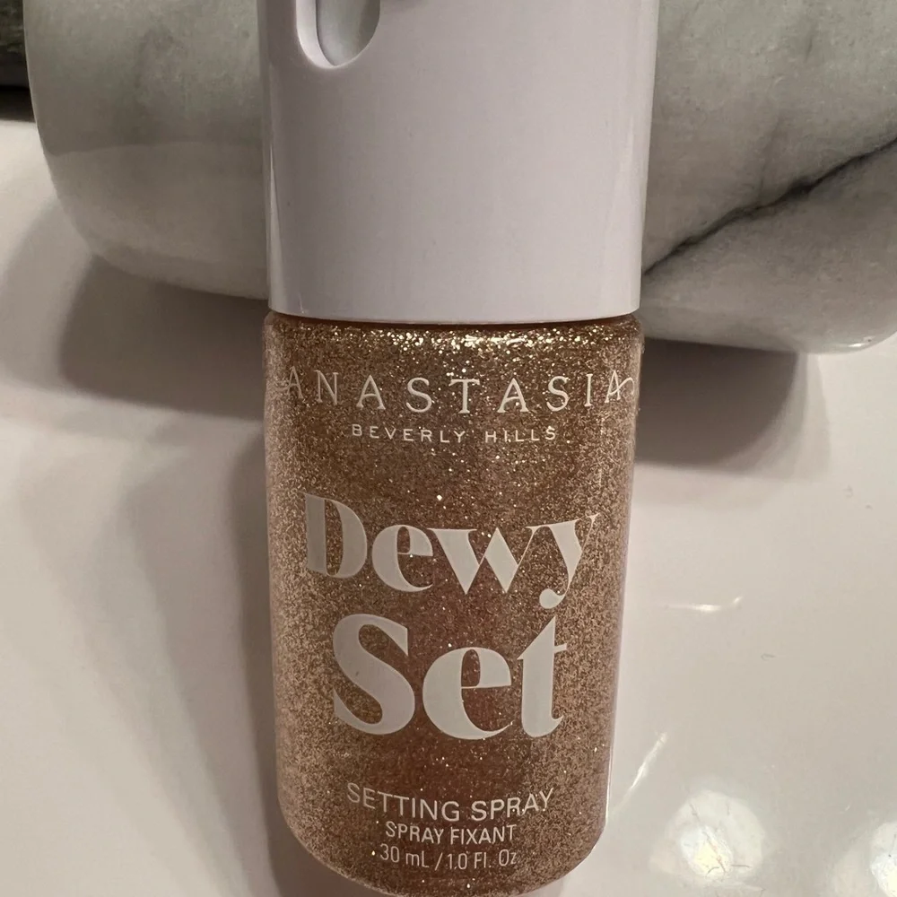 Anastasia Dewy Set- Makeup Setting Spray